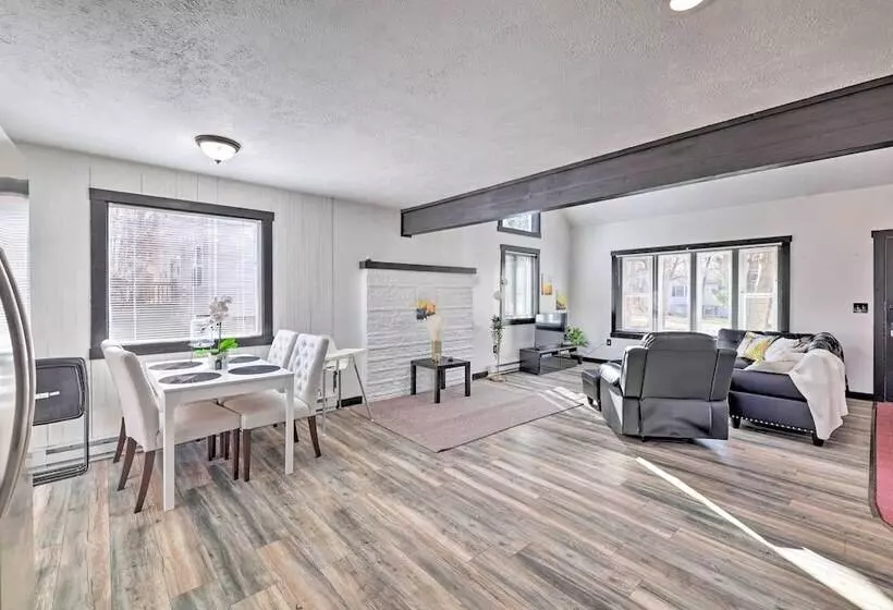 Pet Friendly Tobyhanna Abode W/ Movie Room & Pool!