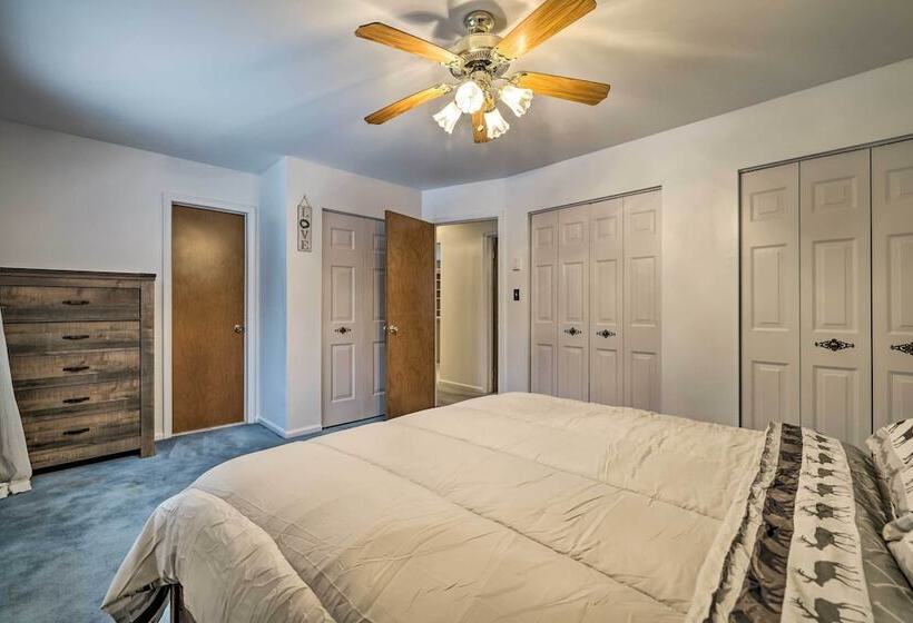 Pocono Pines Home ~ 10 Mi To Skiing & Hiking!