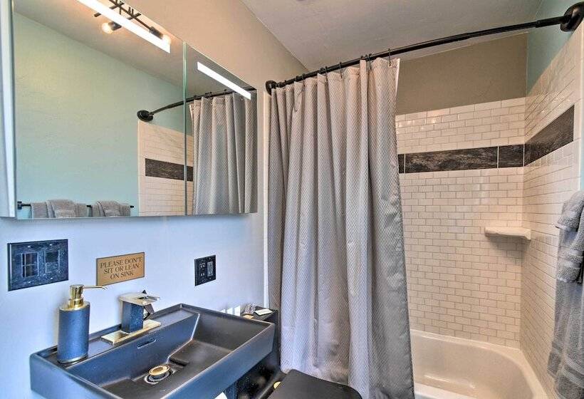 Private Desert Retreat W/ Grill & Mtn Views!