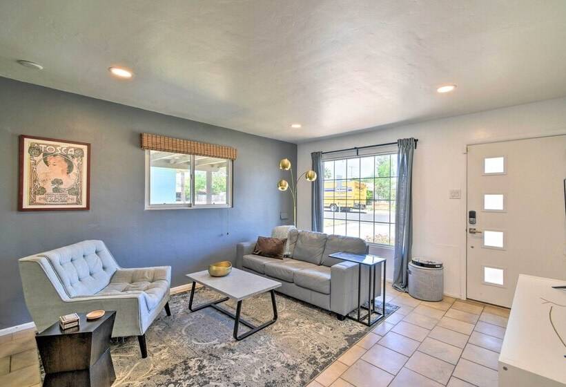 Private Desert Retreat W/ Grill & Mtn Views!