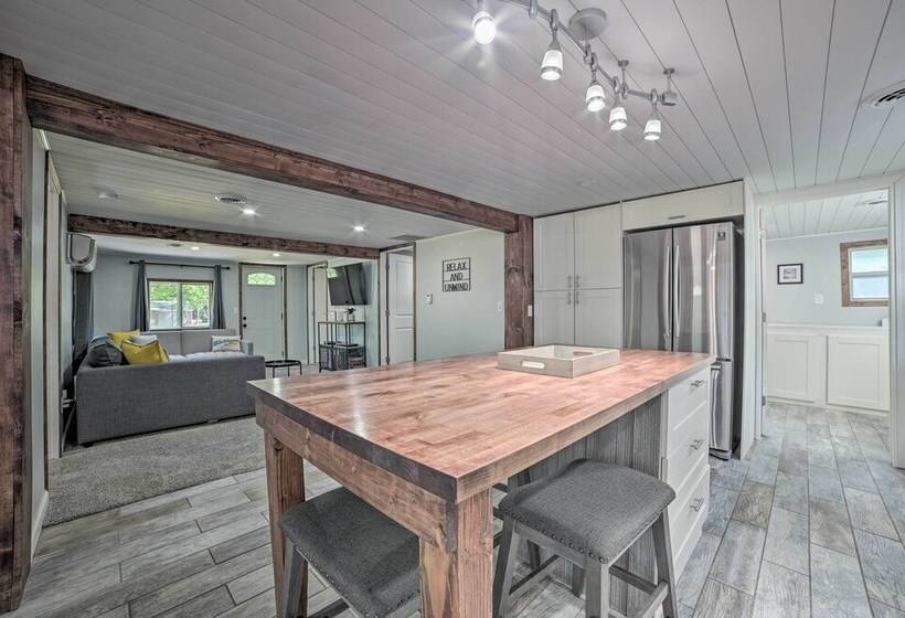 Prudenville Retreat W/ Yard ~ 1 Mi To Lake!