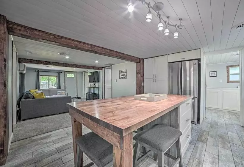 Prudenville Retreat W/ Yard ~ 1 Mi To Lake!