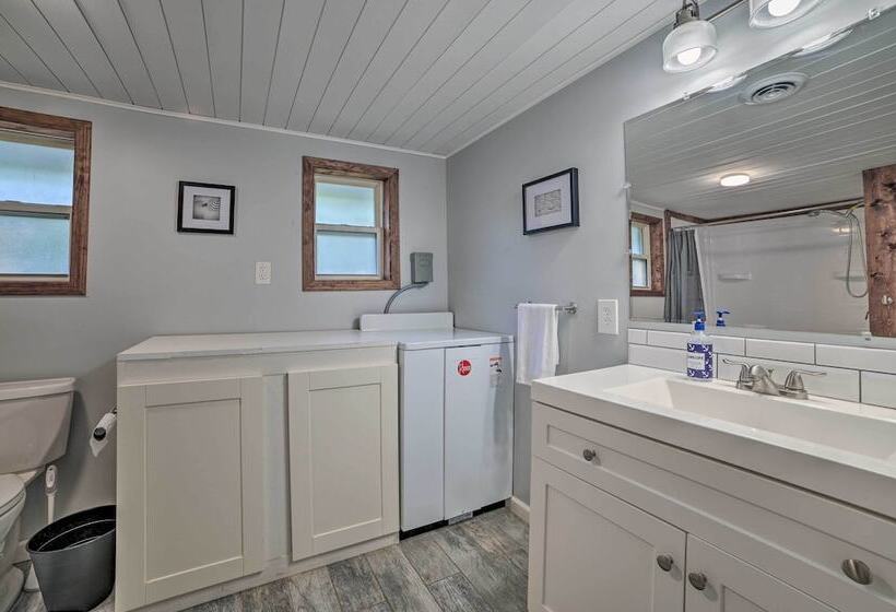Prudenville Retreat W/ Yard ~ 1 Mi To Lake!