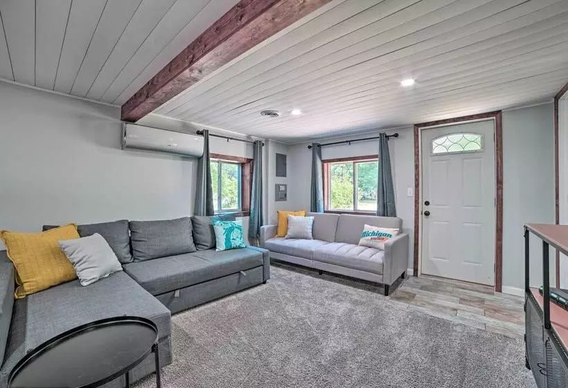 Prudenville Retreat W/ Yard ~ 1 Mi To Lake!