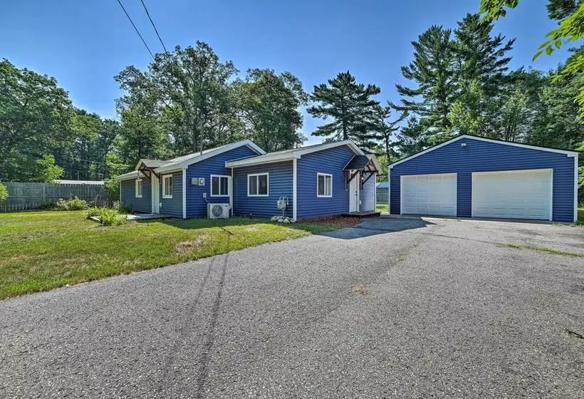 Prudenville Retreat W/ Yard ~ 1 Mi To Lake!