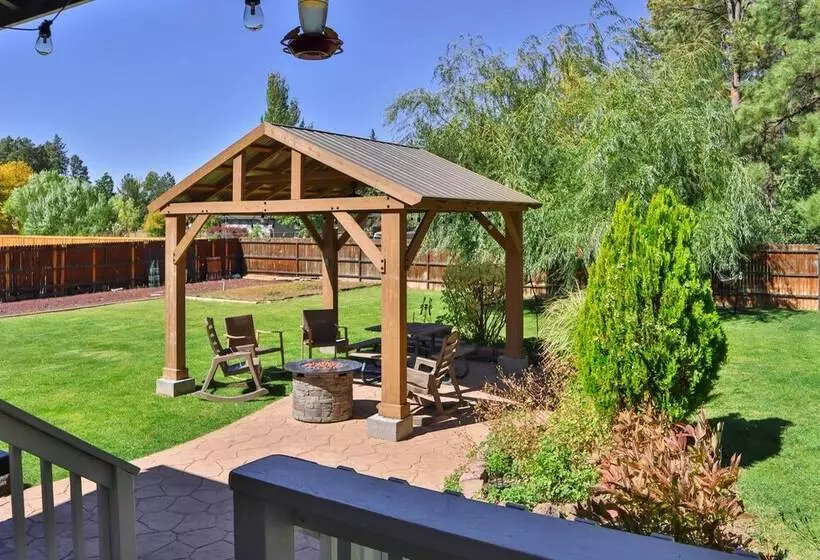 Near Trails, Lakes & Golf: Pinetop Home W/ Deck