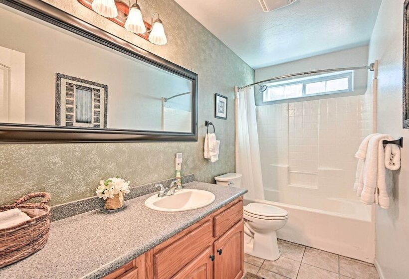 Near Trails, Lakes & Golf: Pinetop Home W/ Deck