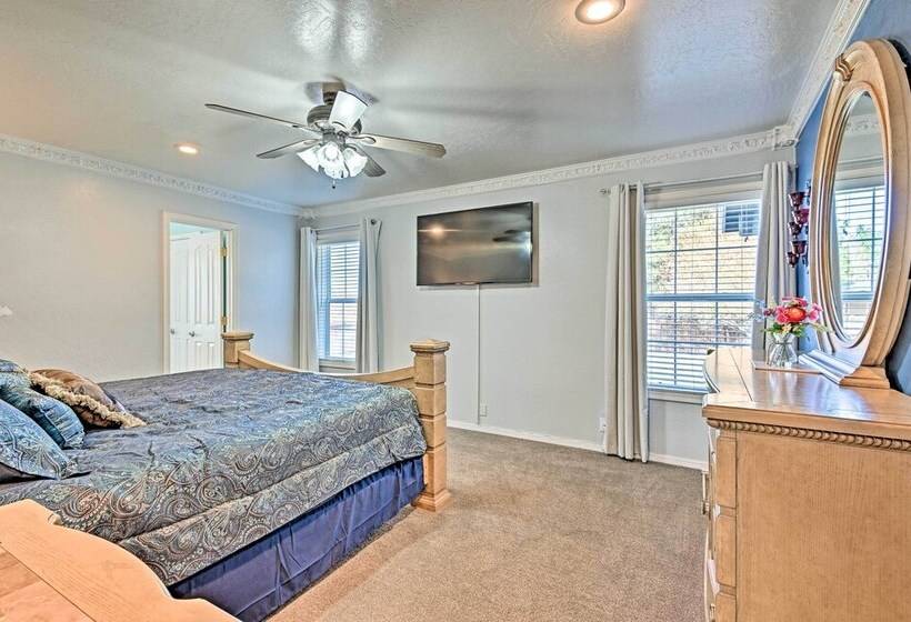 Near Trails, Lakes & Golf: Pinetop Home W/ Deck