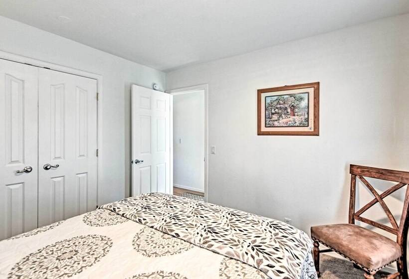 Near Trails, Lakes & Golf: Pinetop Home W/ Deck