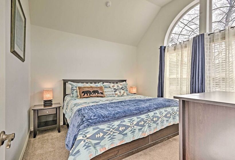 Near Trails, Lakes & Golf: Pinetop Home W/ Deck