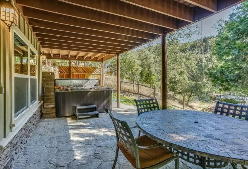 Rustic Oakhurst Retreat < 4 Mi To Bass Lake!