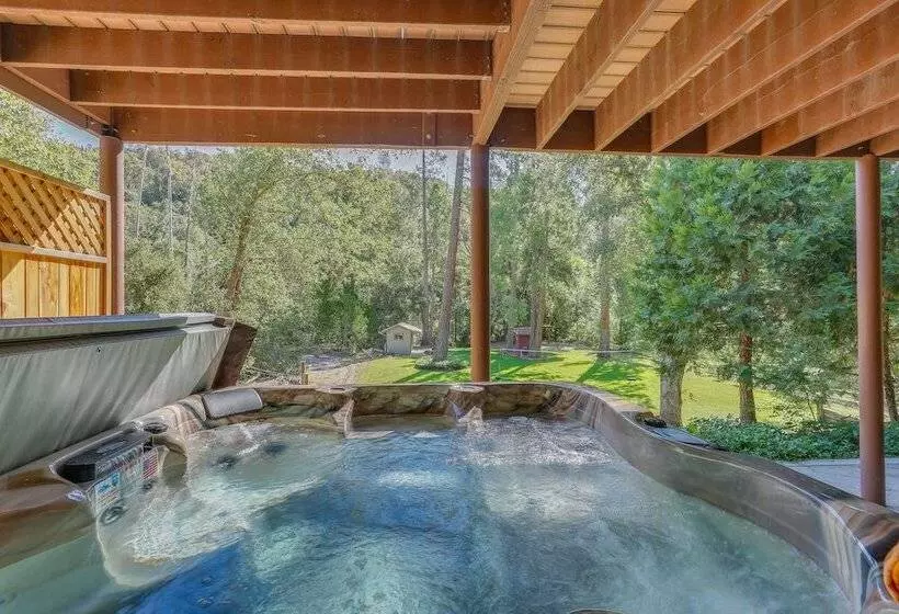 Rustic Oakhurst Retreat < 4 Mi To Bass Lake!