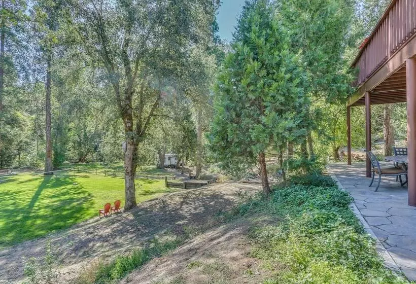 Rustic Oakhurst Retreat < 4 Mi To Bass Lake!