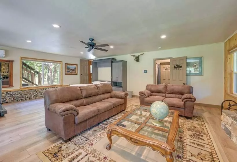 Rustic Oakhurst Retreat < 4 Mi To Bass Lake!