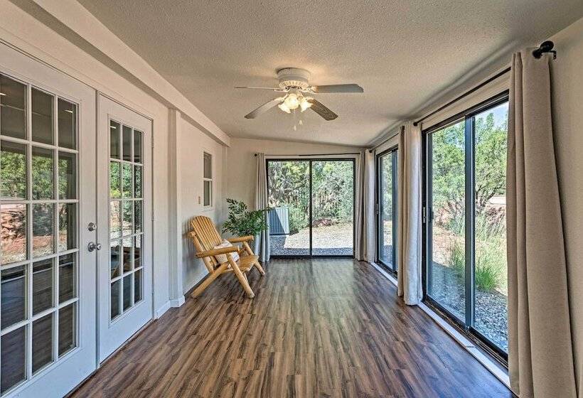 Sedona Home W/ View, Half Mi To Chimney Rock!