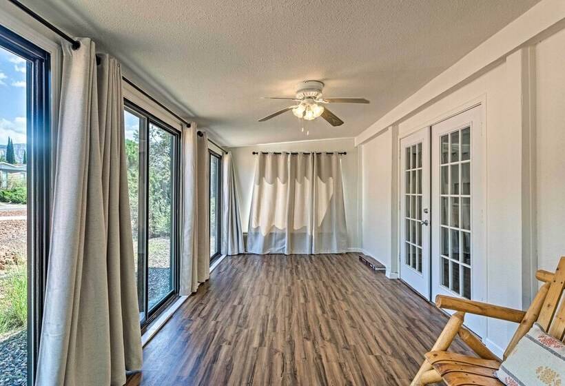 Sedona Home W/ View, Half Mi To Chimney Rock!