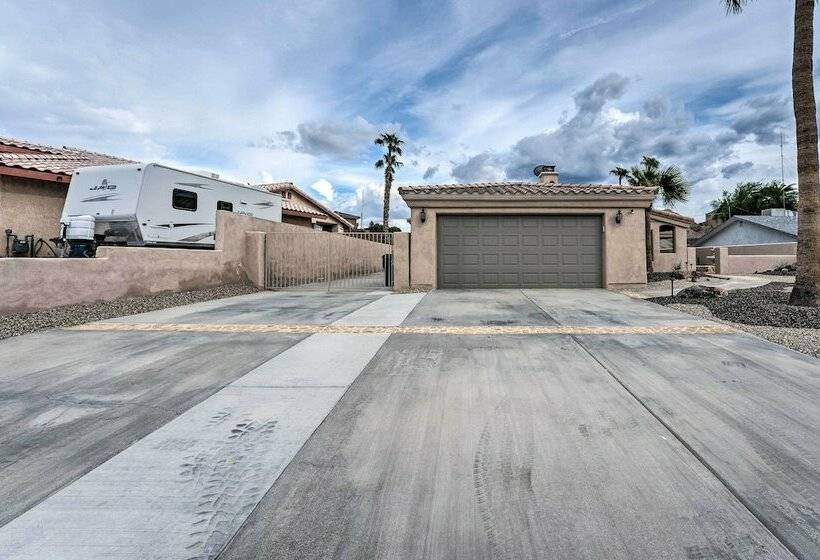 Spacious Desert Retreat ~ 3 Mi To Lake Havasu