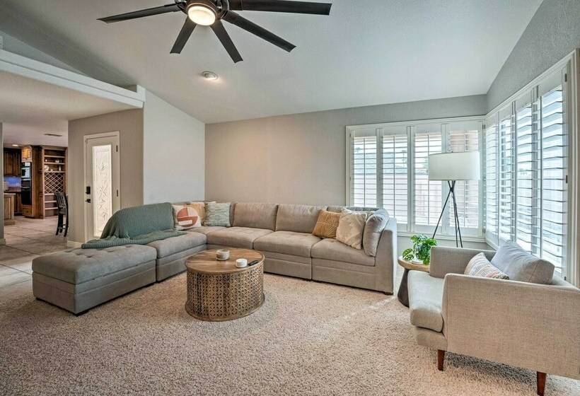Spacious Desert Retreat ~ 3 Mi To Lake Havasu
