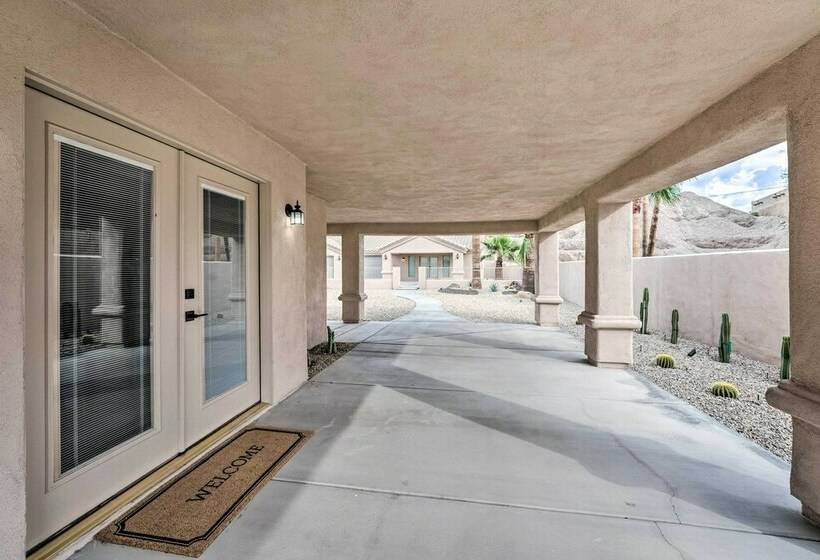 Spacious Desert Retreat ~ 3 Mi To Lake Havasu
