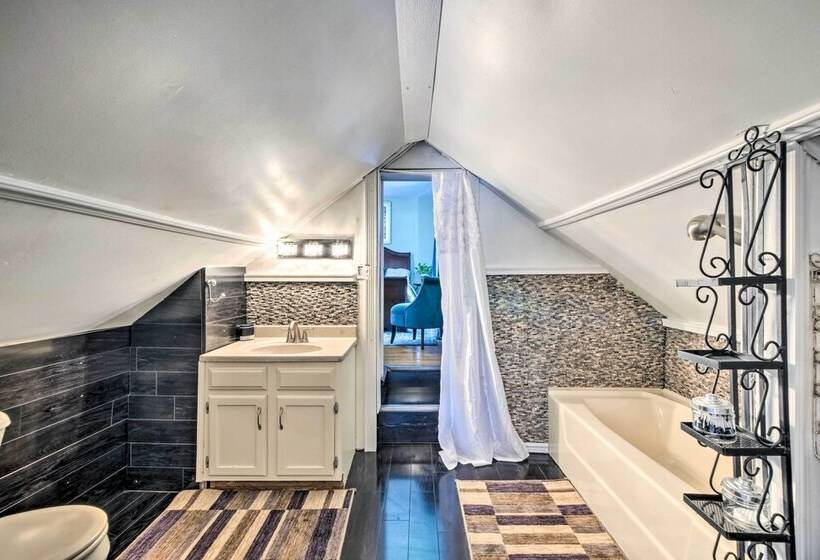 Spacious Family Friendly Home In Massillon!