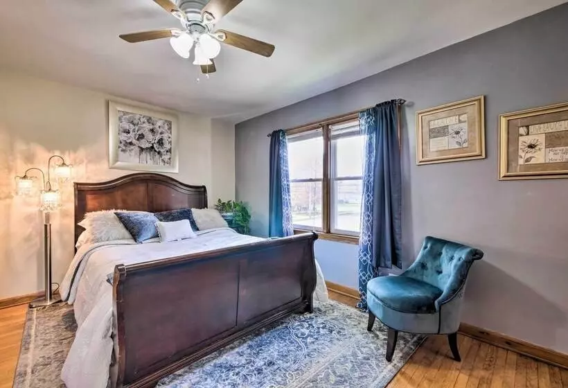 Spacious Family Friendly Home In Massillon!