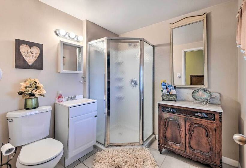 Spacious Family Friendly Home In Massillon!