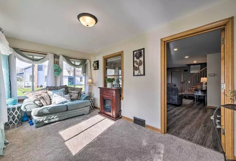 Spacious Family Friendly Home In Massillon!