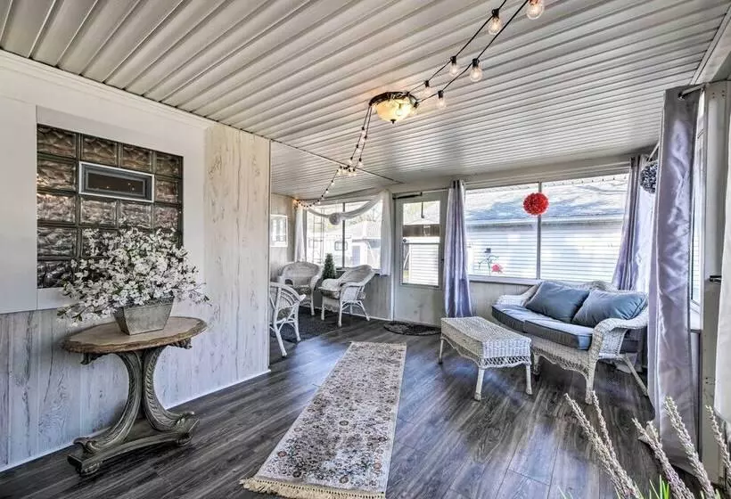 Spacious Family Friendly Home In Massillon!