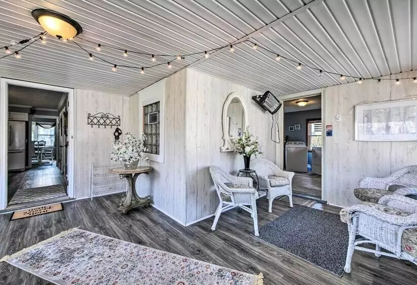 Spacious Family Friendly Home In Massillon!