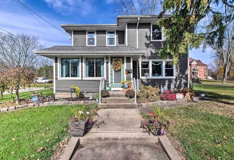 Spacious Family Friendly Home In Massillon!