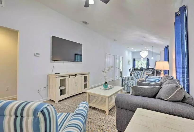 St Augustine Beach Cottage: Walk To Water!