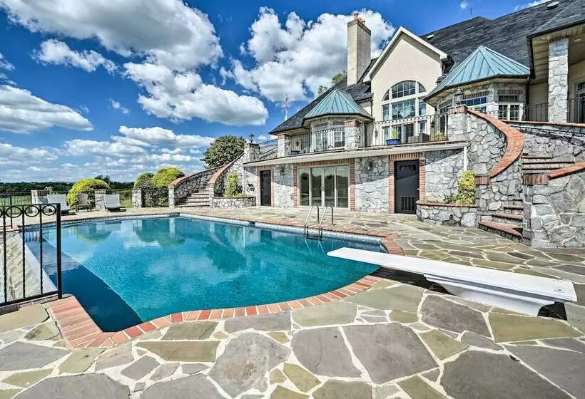Stunning Gettysburg Estate ~ 15 Min To Skiing