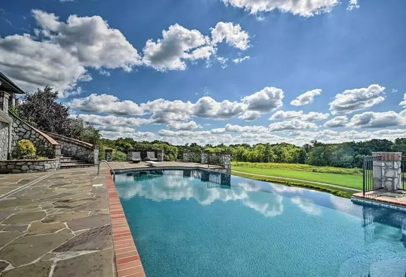 Stunning Gettysburg Estate ~ 15 Min To Skiing