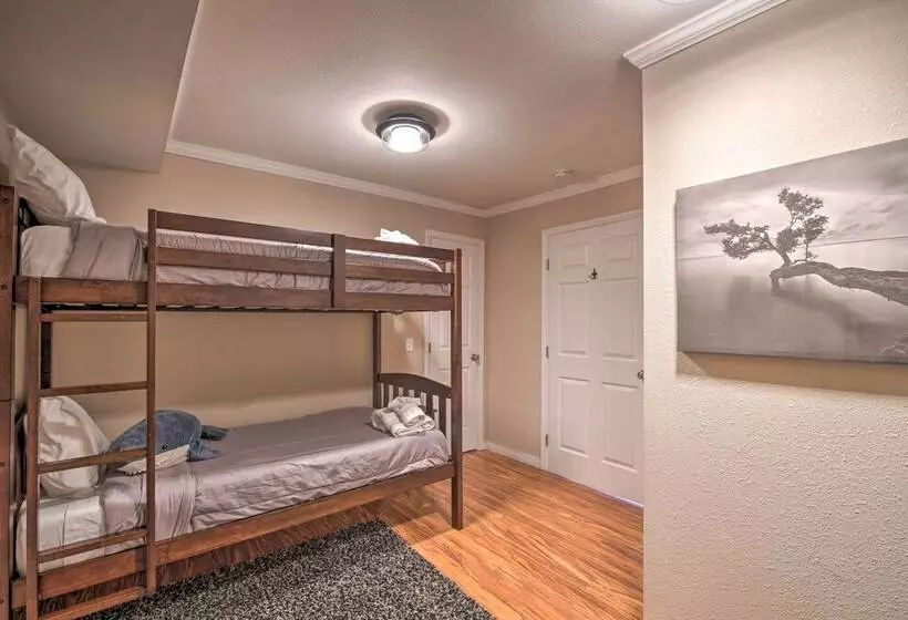 Stunning Kent Lake House W/ Private Dock!