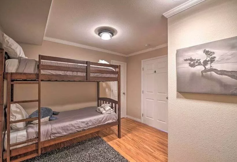 Stunning Kent Lake House W/ Private Dock!