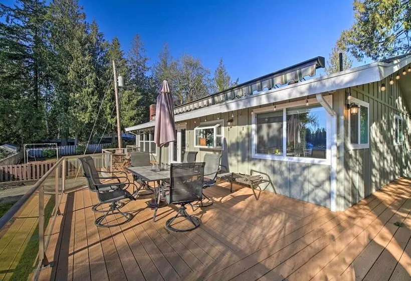 Stunning Kent Lake House W/ Private Dock!