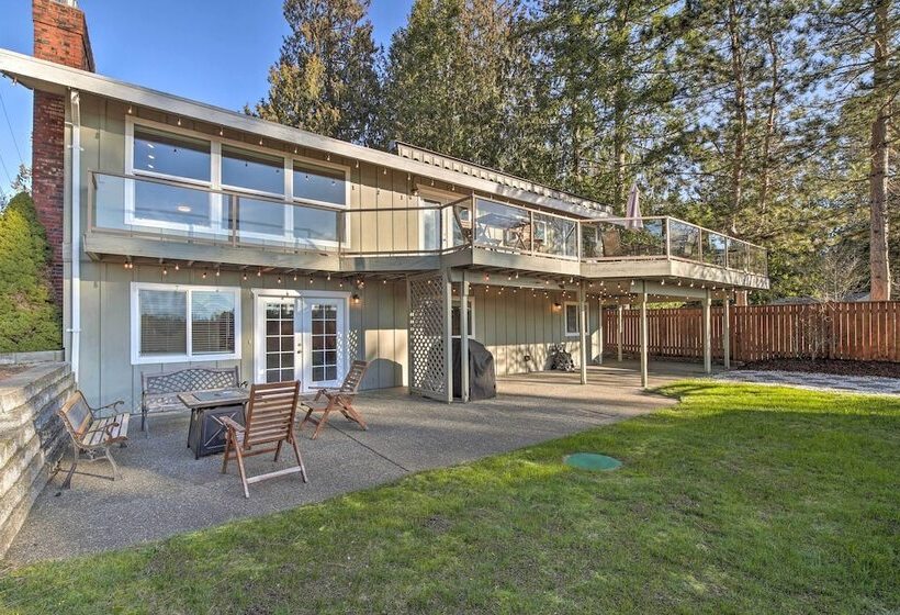 Stunning Kent Lake House W/ Private Dock!