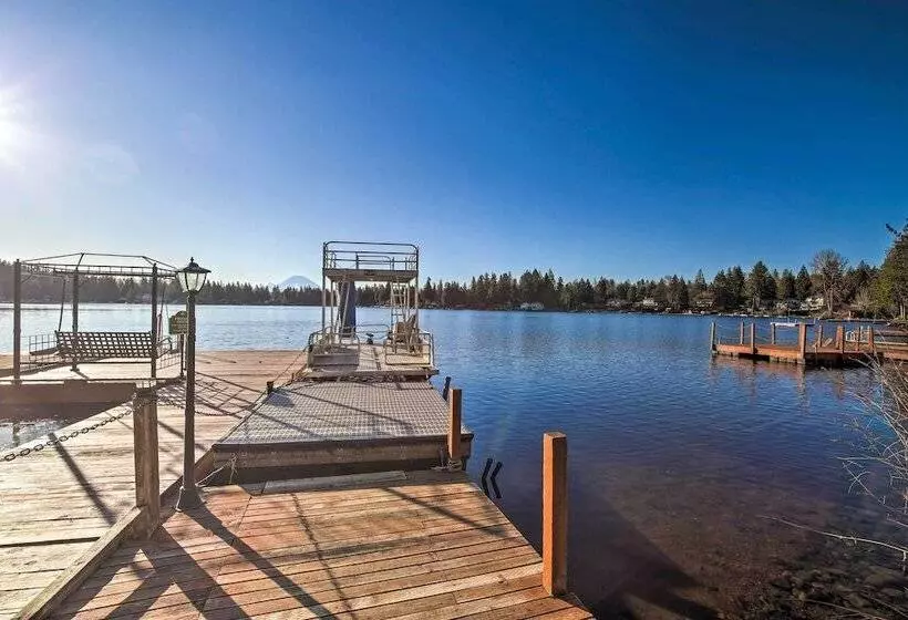 Stunning Kent Lake House W/ Private Dock!