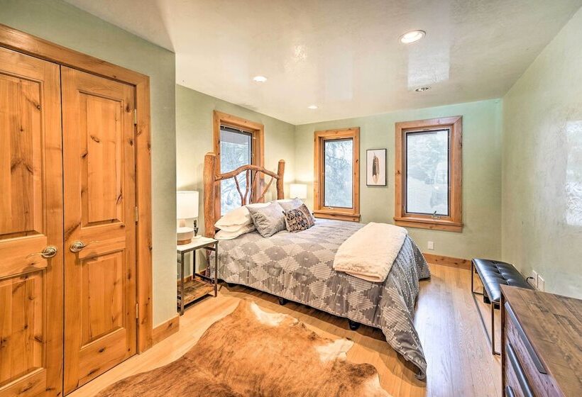 Sun Valley Family House W/ Fire Pit & Grill!