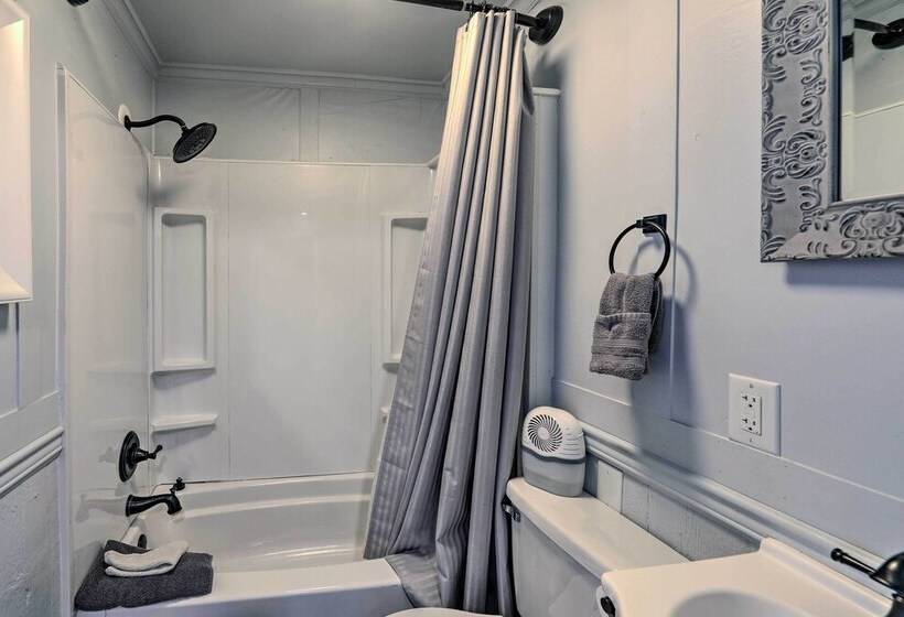 The Grey Goose : Waterfront Home With Beach