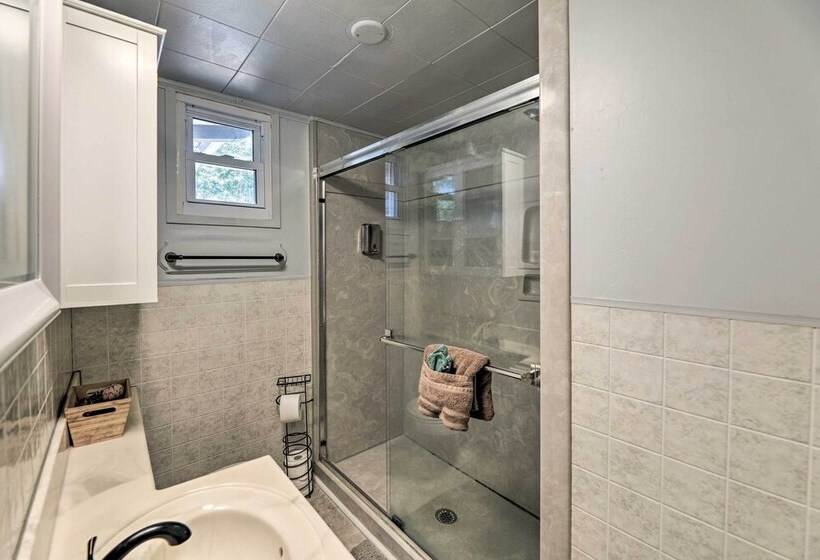 The Grey Goose : Waterfront Home With Beach