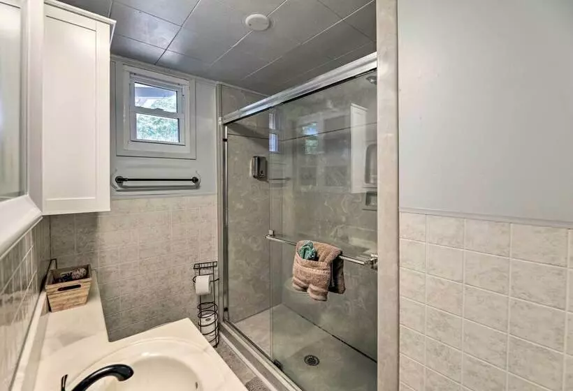 The Grey Goose : Waterfront Home With Beach