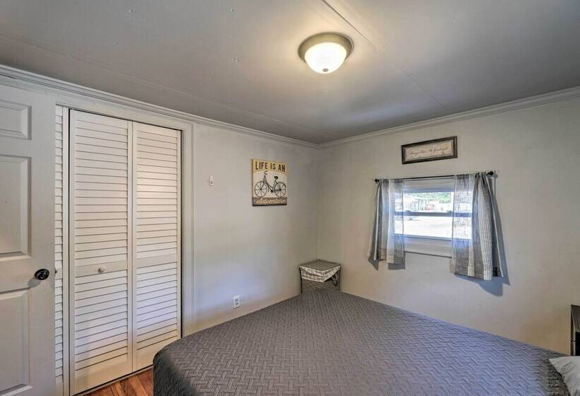 The Grey Goose : Waterfront Home With Beach