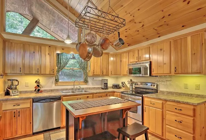 Tranquil Murphy Cabin W/ Swim Dock + Fire Pit