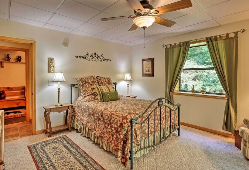 Tranquil Murphy Cabin W/ Swim Dock + Fire Pit