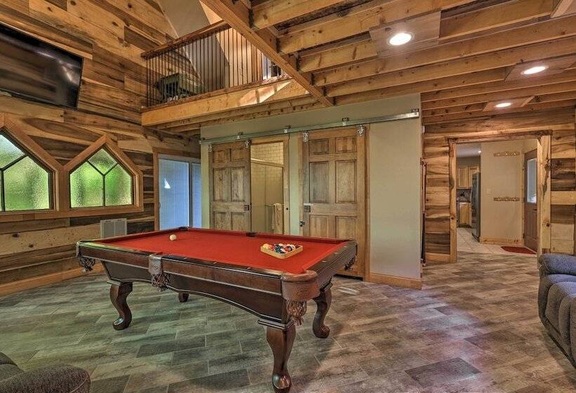 2 Mi To Beech Mtn Resort: Cabin W/ Deck & Grill!