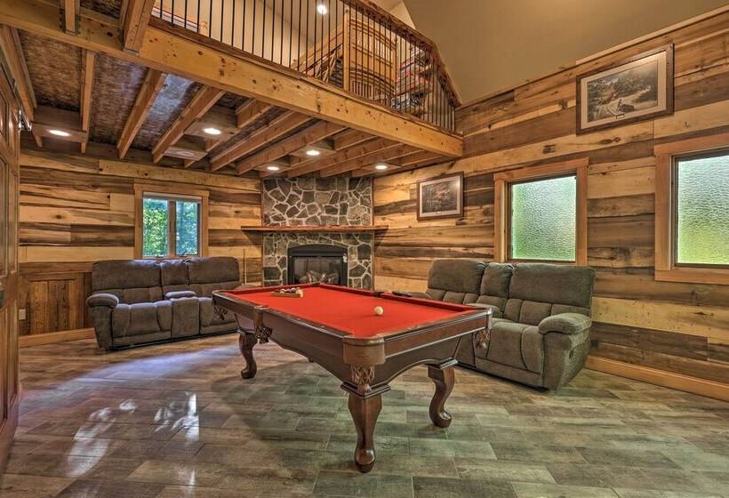 2 Mi To Beech Mtn Resort: Cabin W/ Deck & Grill!