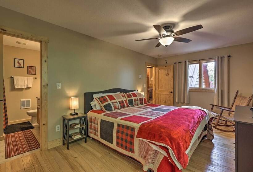 2 Mi To Beech Mtn Resort: Cabin W/ Deck & Grill!