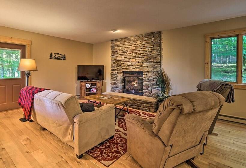 2 Mi To Beech Mtn Resort: Cabin W/ Deck & Grill!