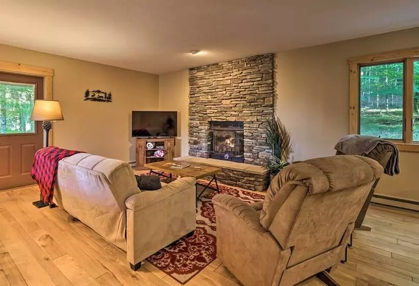 2 Mi To Beech Mtn Resort: Cabin W/ Deck & Grill!